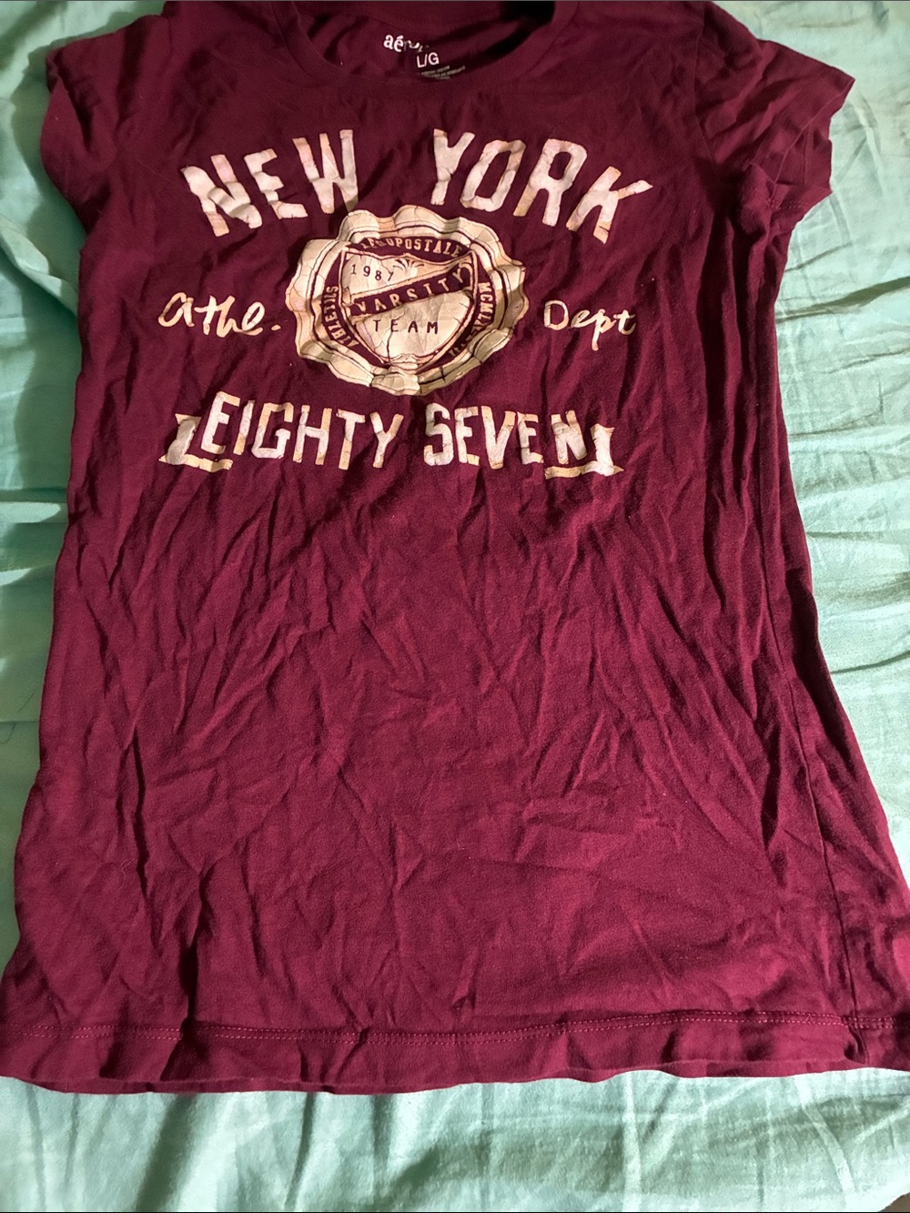Burgundy Vintage Aeropostale
100 percent Cotton
Size L fits S M or L